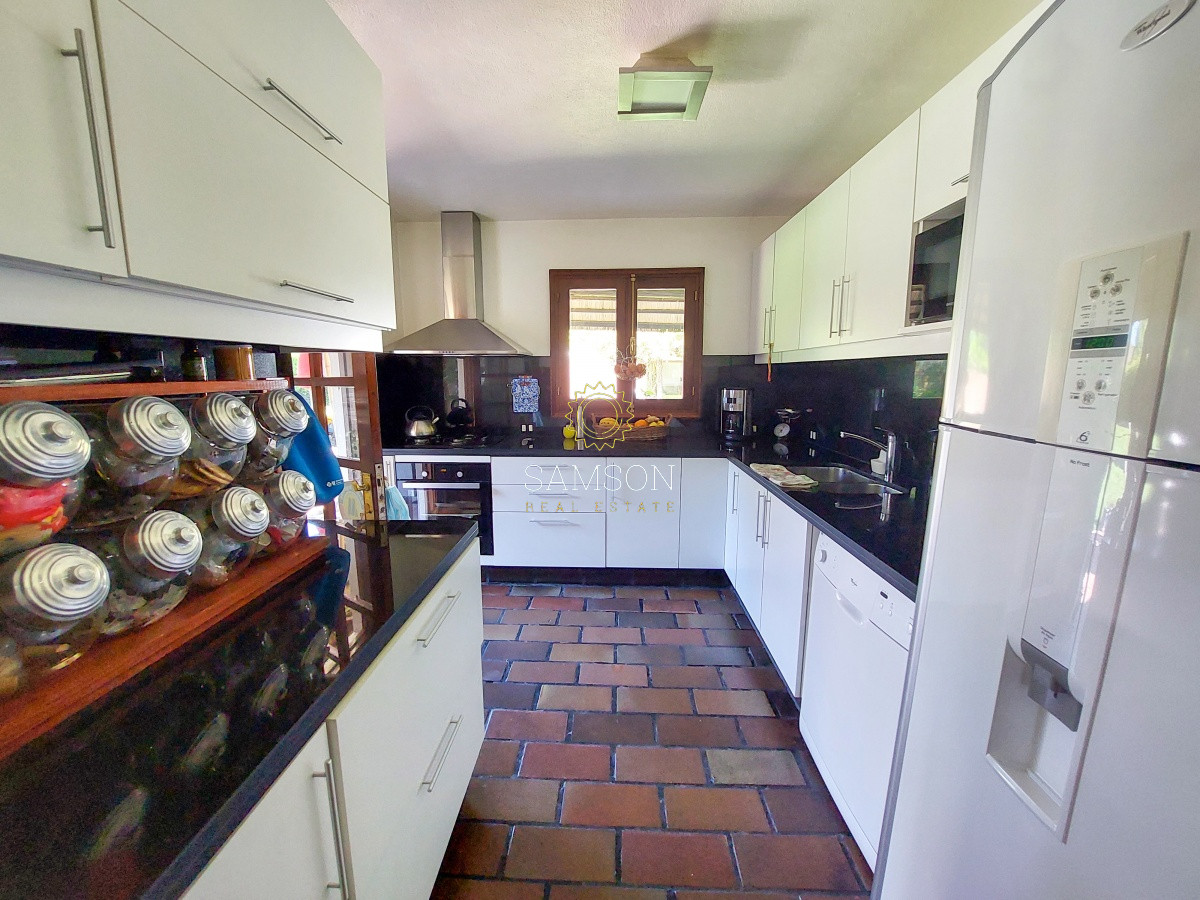 Casa ID.57995 - Venta Casa de 3 Dormitorios con Piscina Climatizada en Pinares, Punta del Este