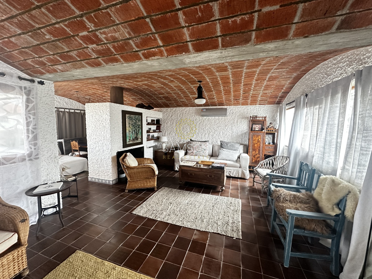 Casa ID.66907 - Casa de 4 dormitorios en venta Zona de Faro Peninsula Punta del Este