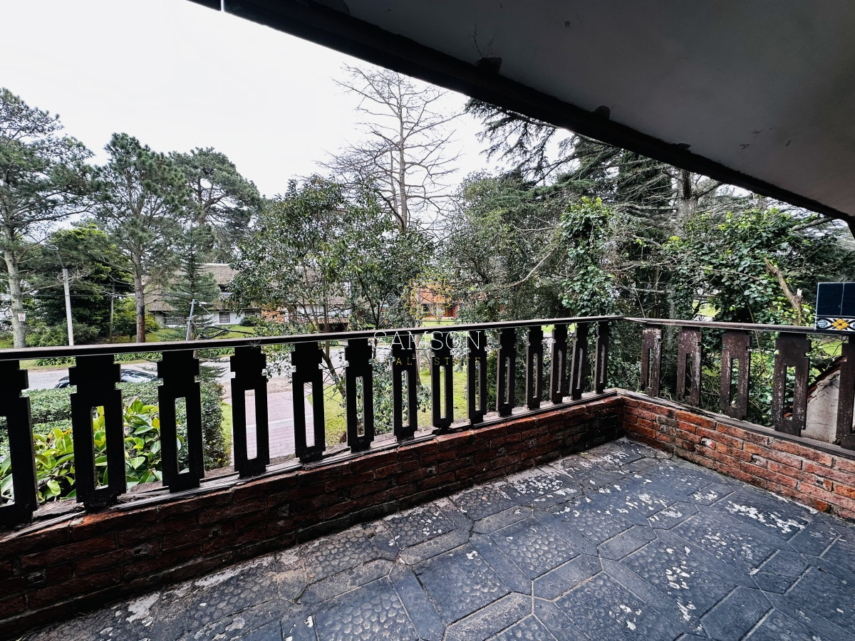 Casa ID.66957 - Casa en venta 4 dormitorios en  Lugano Punta del Este