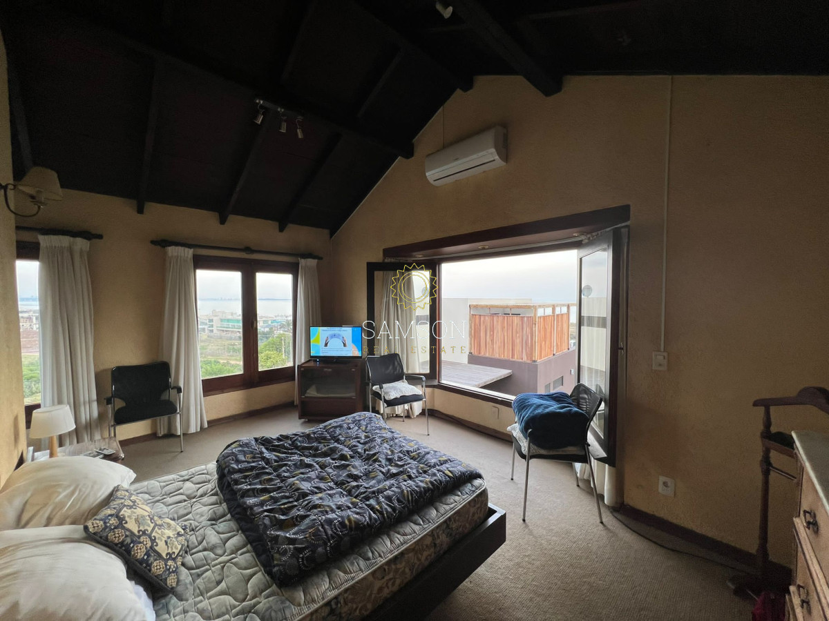 Casa ID.63847 - Casa de 4 dormitorios con vista al mar en venta Punta del Este 