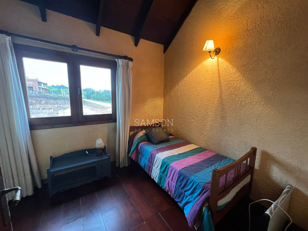 Casa ID.63847 - Casa de 4 dormitorios con vista al mar en venta Punta del Este 