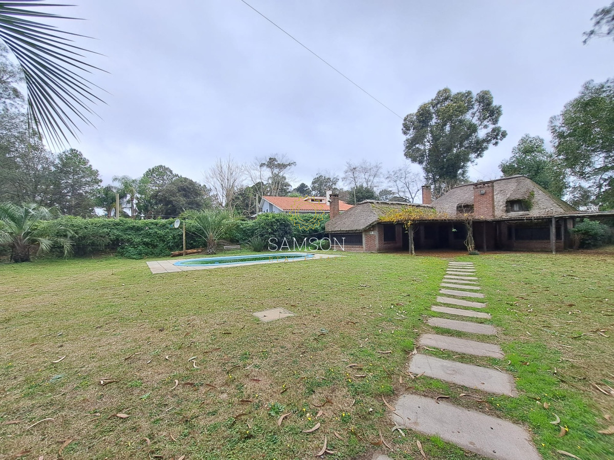 Casa ID.66765 - Casa con piscina en Venta 3 Dormitorios Playa Pinares  Punta del Este