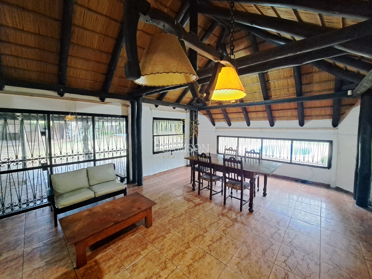 Casa ID.66765 - Casa con piscina en Venta 3 Dormitorios Playa Pinares  Punta del Este