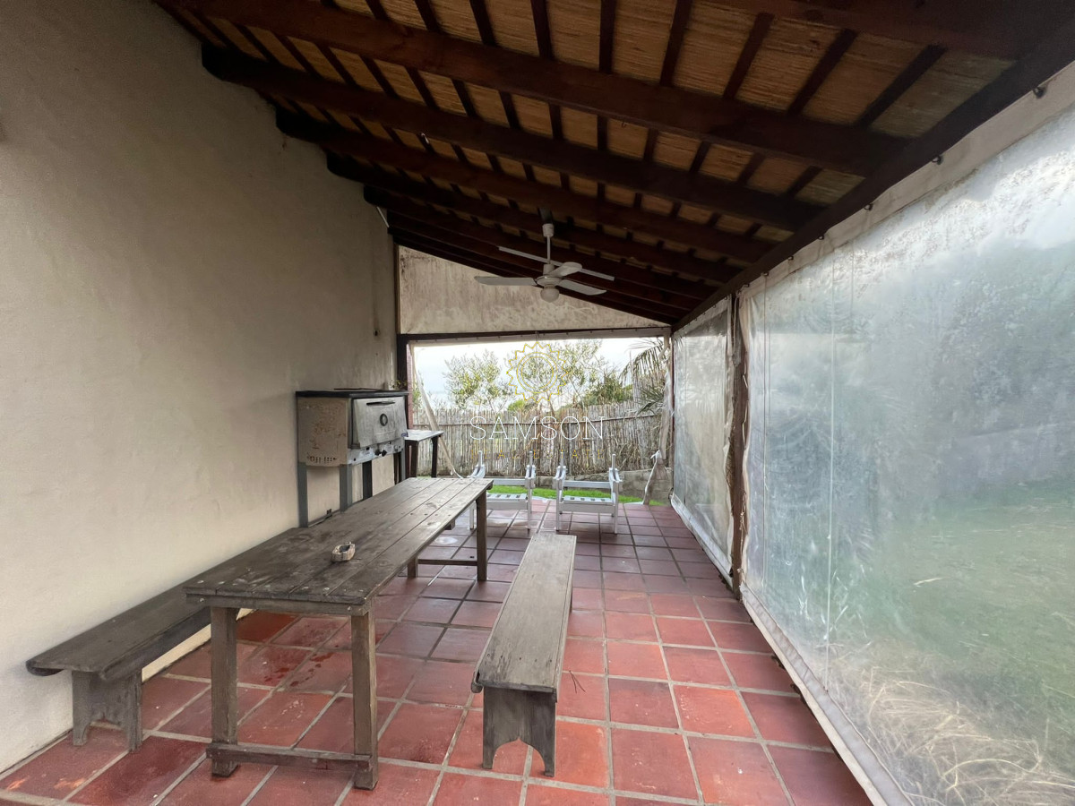 Casa ID.63847 - Casa de 4 dormitorios con vista al mar en venta Punta del Este 