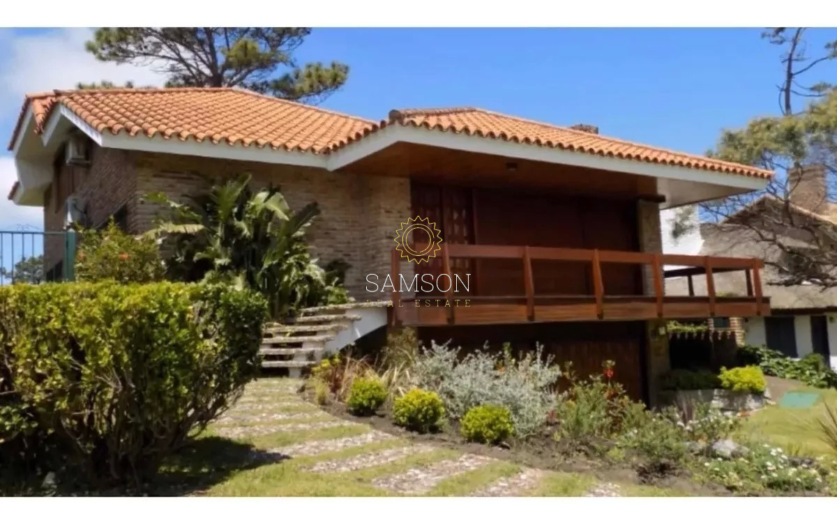 Casa ID.66789 - Casa de 5 dormitorios a metros del mar en Playa Mansa Punta del Este