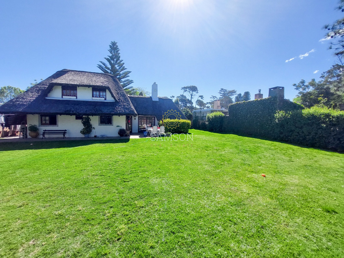 Casa ID.57995 - Venta Casa de 3 Dormitorios con Piscina Climatizada en Pinares, Punta del Este
