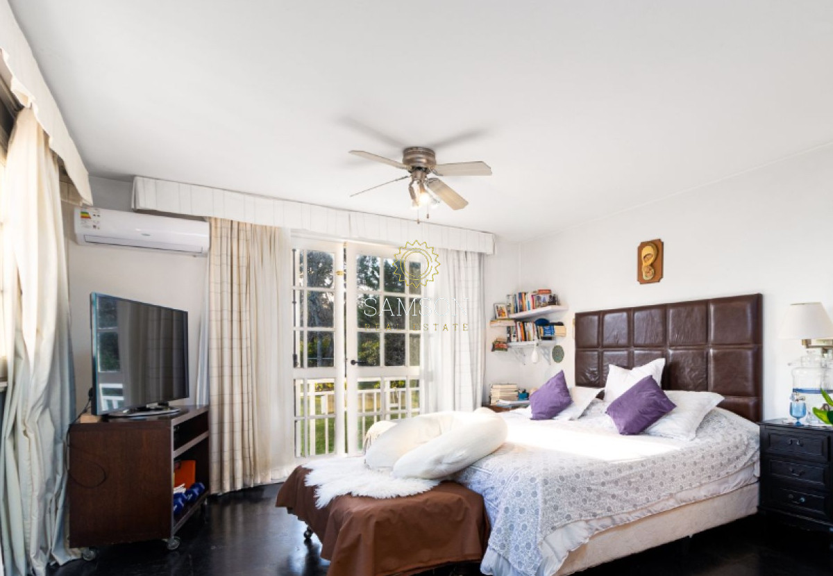 Casa ID.66807 - Casa de 6 dormitorios con piscina en venta en Playa Mansa con piscina Punta del Este 