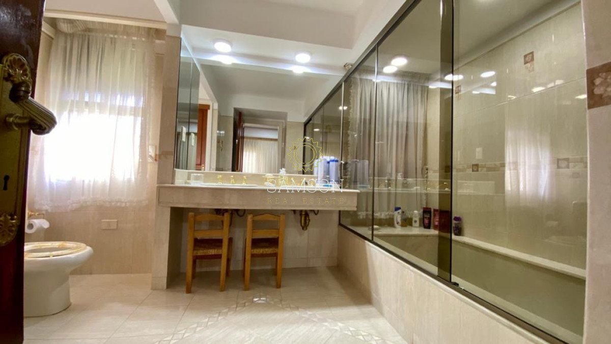 Casa ID.57864 - Casa en Venta Punta del Este - Mansion que abarca una manzana de tierra.