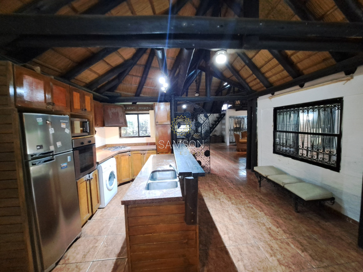 Casa ID.66765 - Casa con piscina en Venta 3 Dormitorios Playa Pinares  Punta del Este