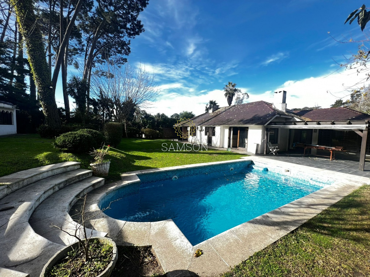 Casa ID.65721 - Venta casa de 3 dormitorios con piscina Punta del Este