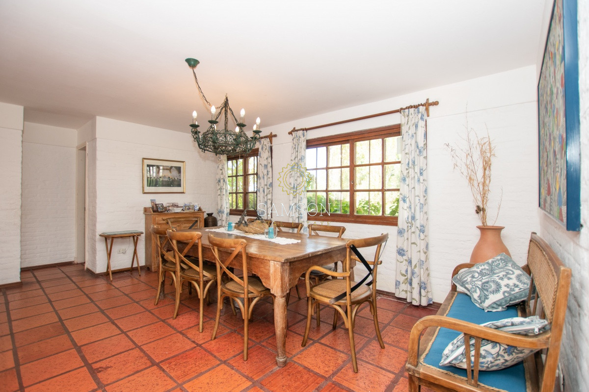 Casa ID.65359 - Venta Casa de 4 dormitorios en Aidy Grill, 200 mts del Mar playa brava Punta del Este