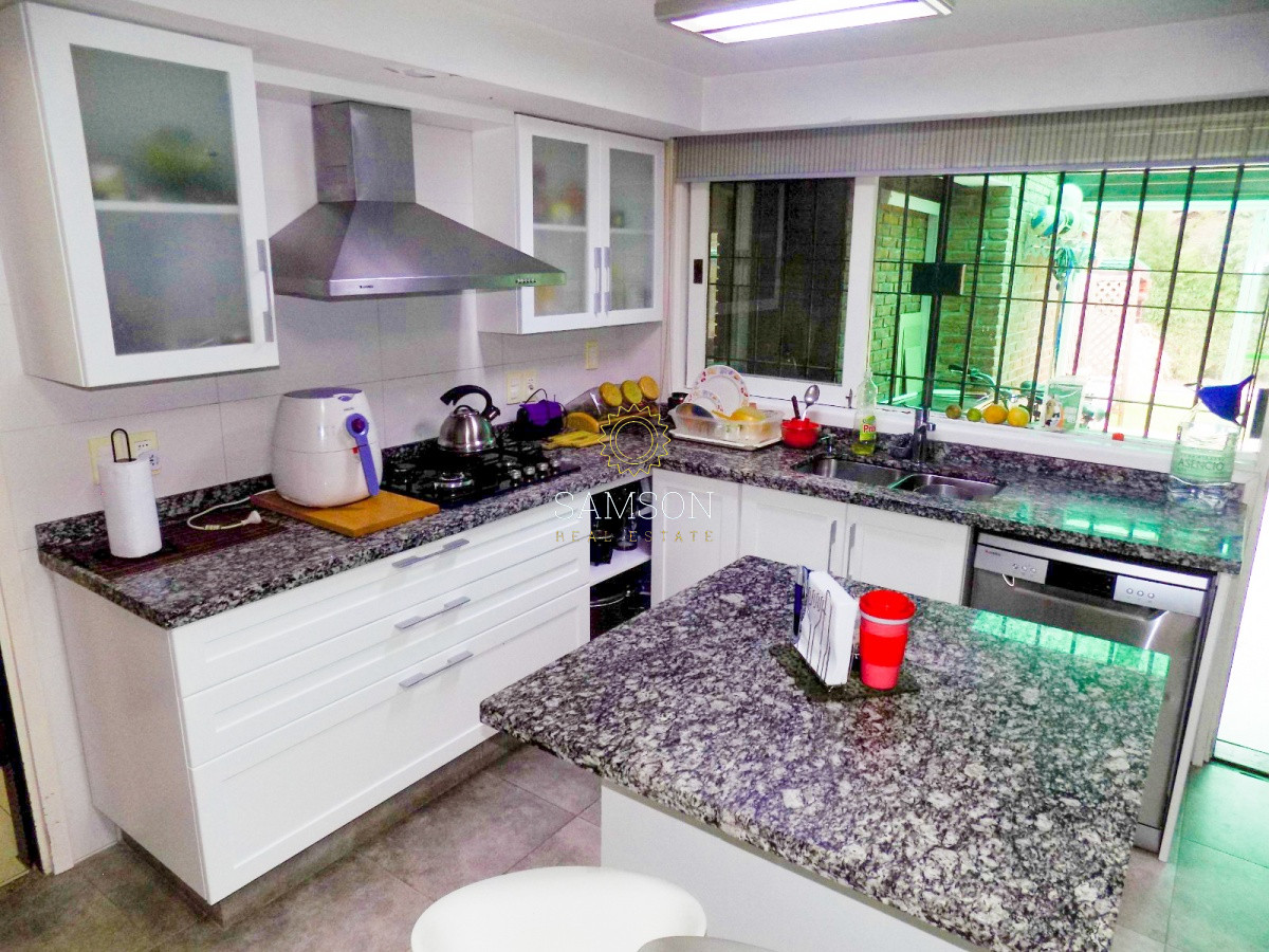 Casa ID.58797 - Casa en venta 5 dormitorios barrio Cantegril, Punta del Este
