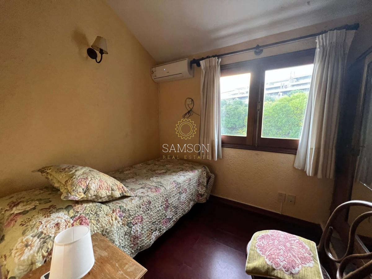 Casa ID.63847 - Casa de 4 dormitorios con vista al mar en venta Punta del Este 