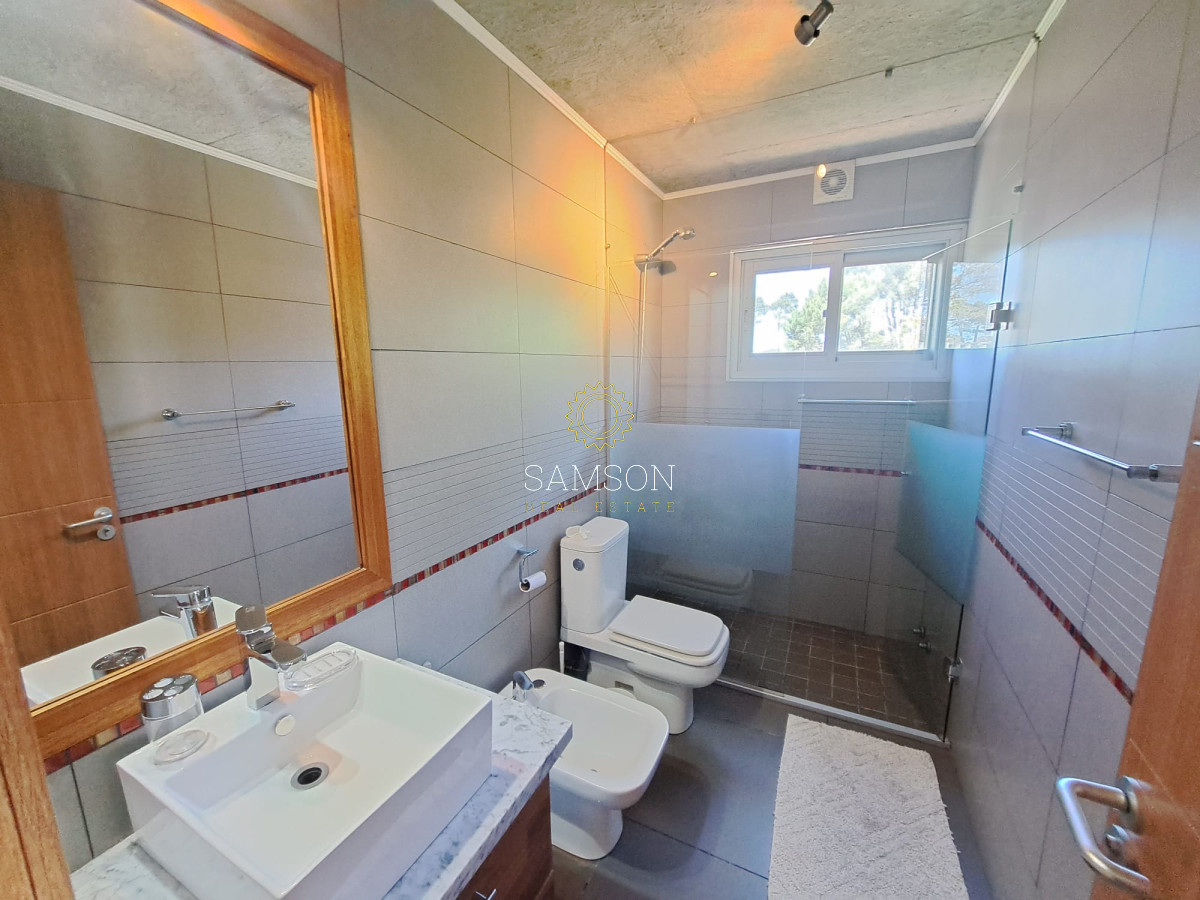 Casa ID.66482 - MODERNA CASA DE 4 DORMITORIOS EN BARRIO PRIVADO LA RESIDENCE, PUNTA DEL ESTE