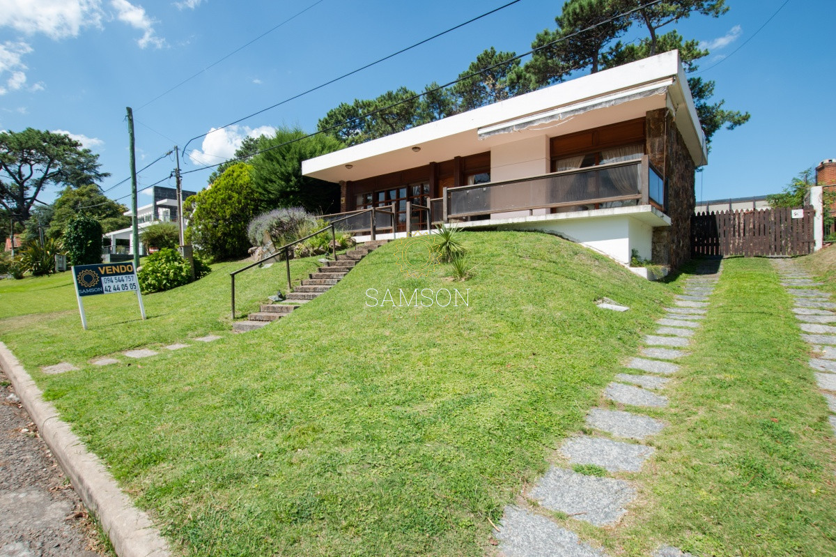 Casa ID.65945 - Casa en venta 3 dormitorios en la mansa cerca del mar. 