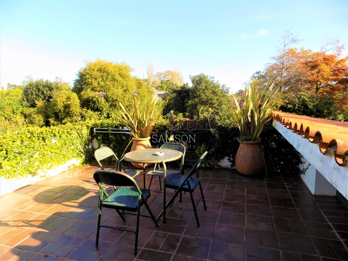 Casa ID.35 - Venta Casa de 4 Dormitorios en Playa Mansa, Punta del Este