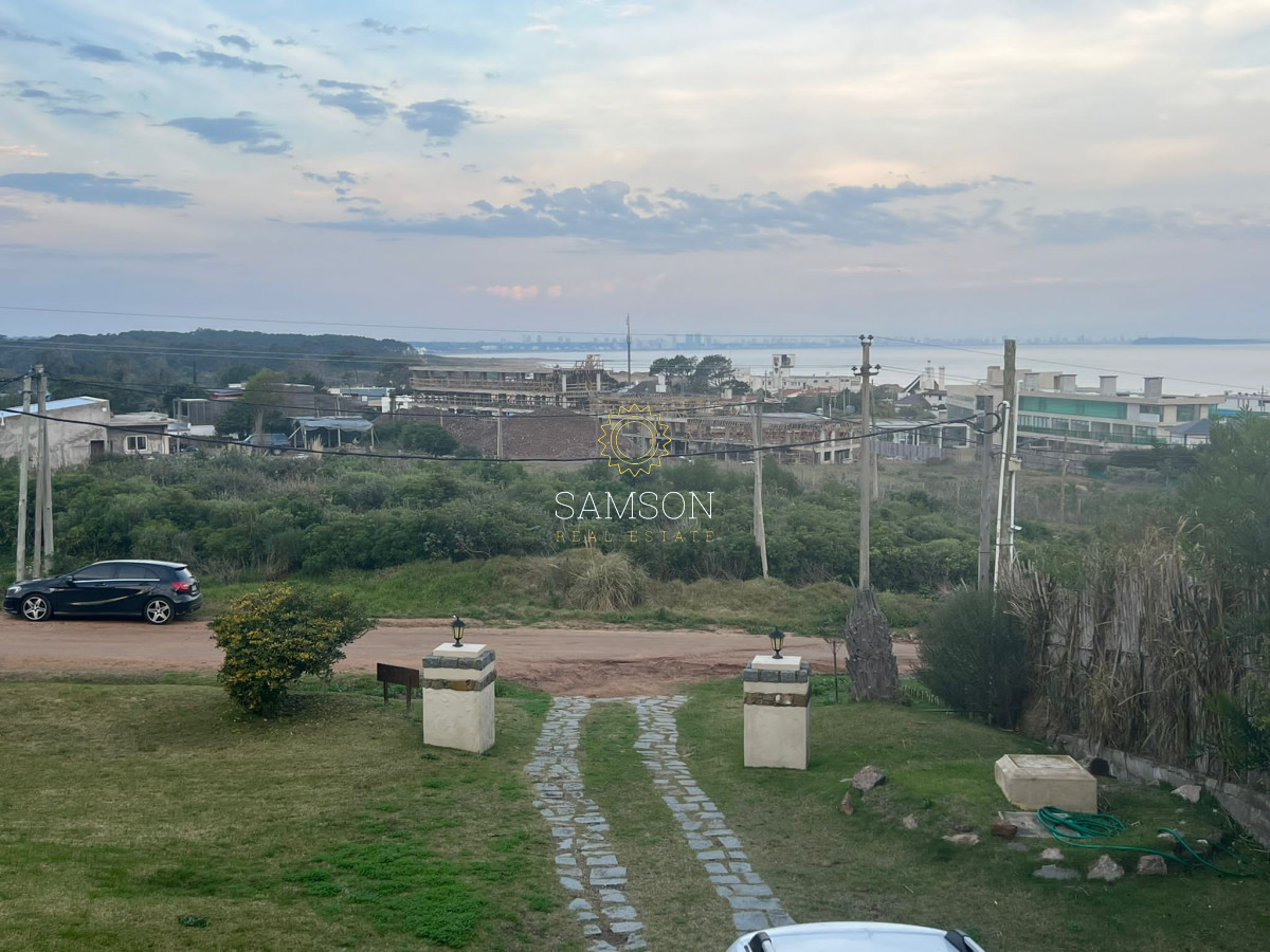 Casa ID.63847 - Casa de 4 dormitorios con vista al mar en venta Punta del Este 