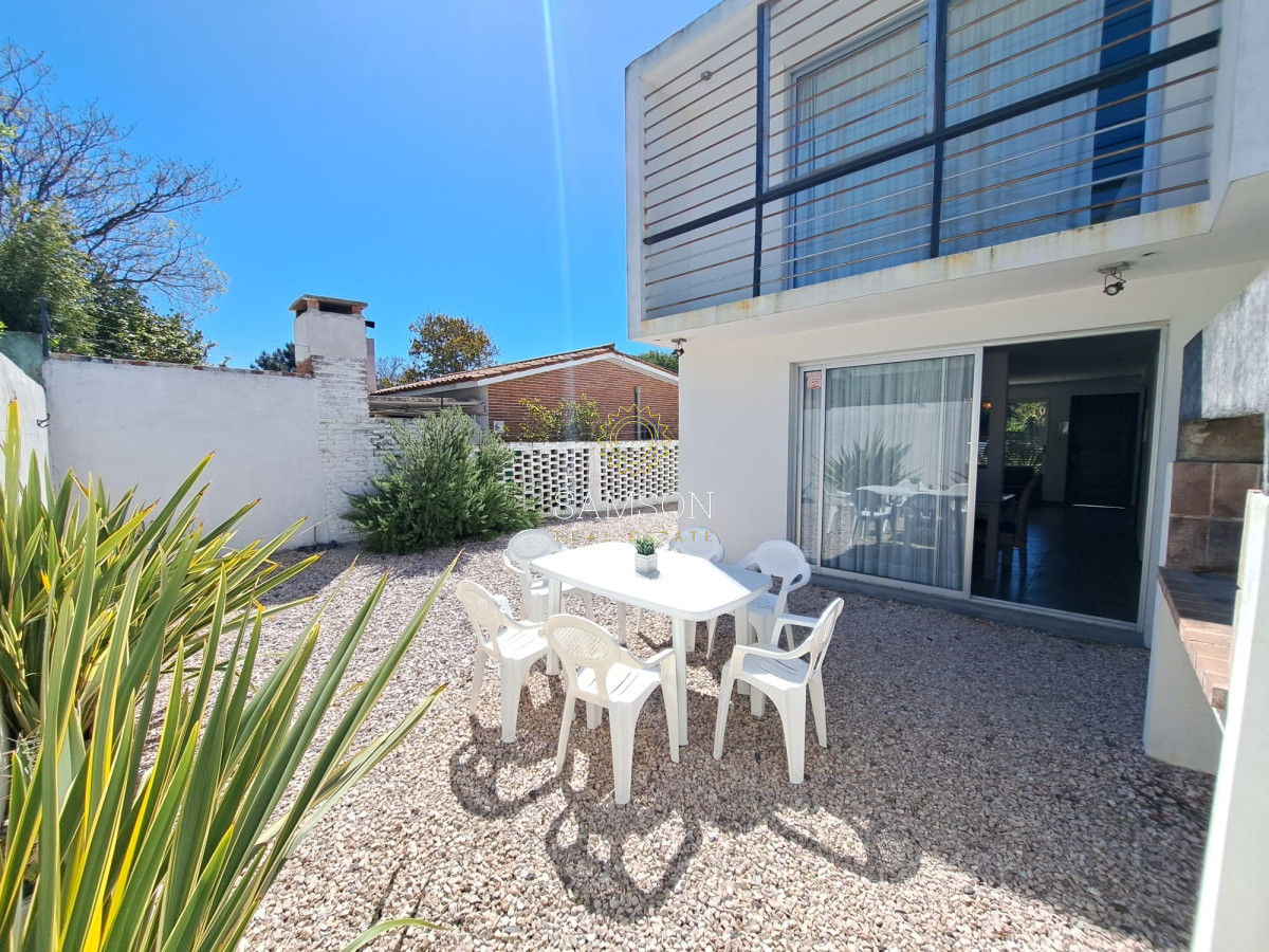 Casa ID.66402 - ALQUILER TEMPORAL DE CASA DE 3 DORMITORIOS Y 3 BAÑOS, PLAYA MANSA PUNTA DEL ESTE 