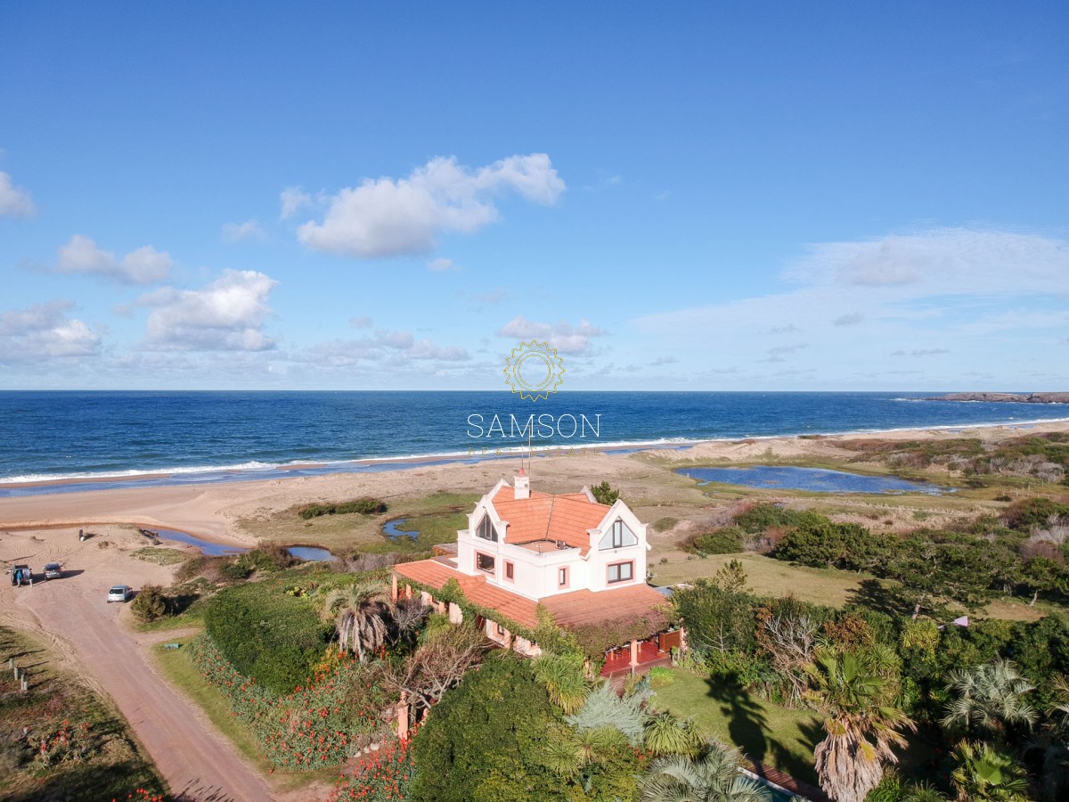 Casa ID.59852 - Casa en venta Frente al mar playa mansa