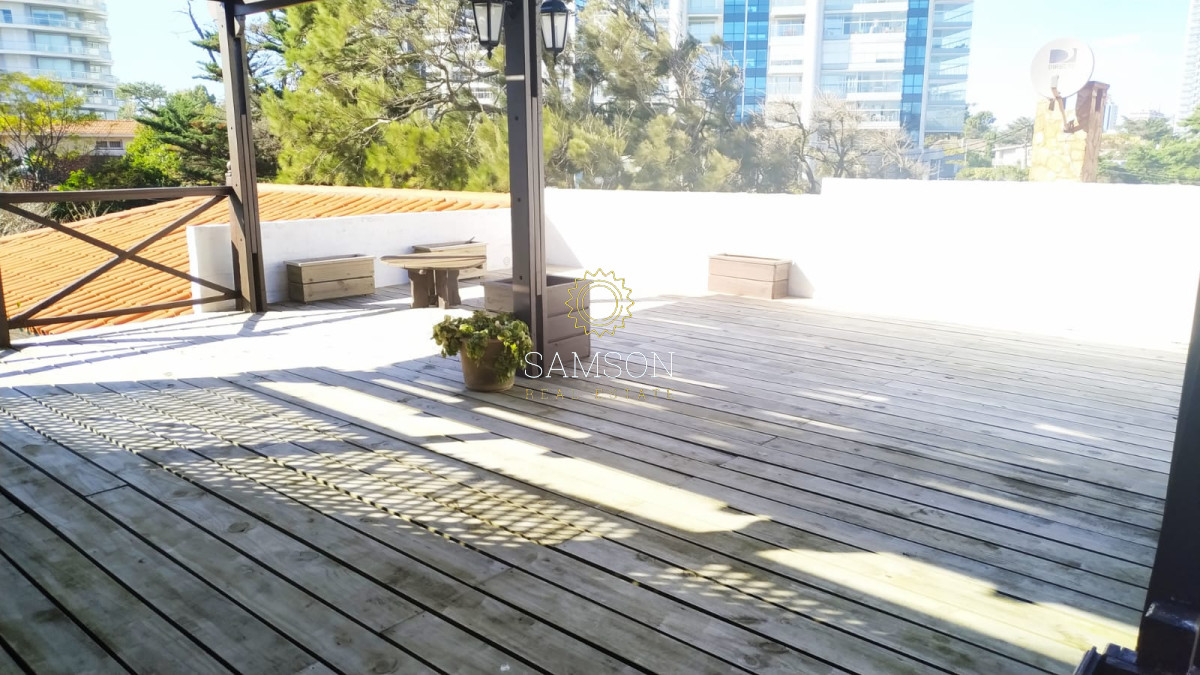 Casa ID.60524 - CASA EN PRIMERA LINEA DE PLAYA MANSA, 3 DORMITORIOS FRENTE AL MAR. PUNTA DEL ESTE