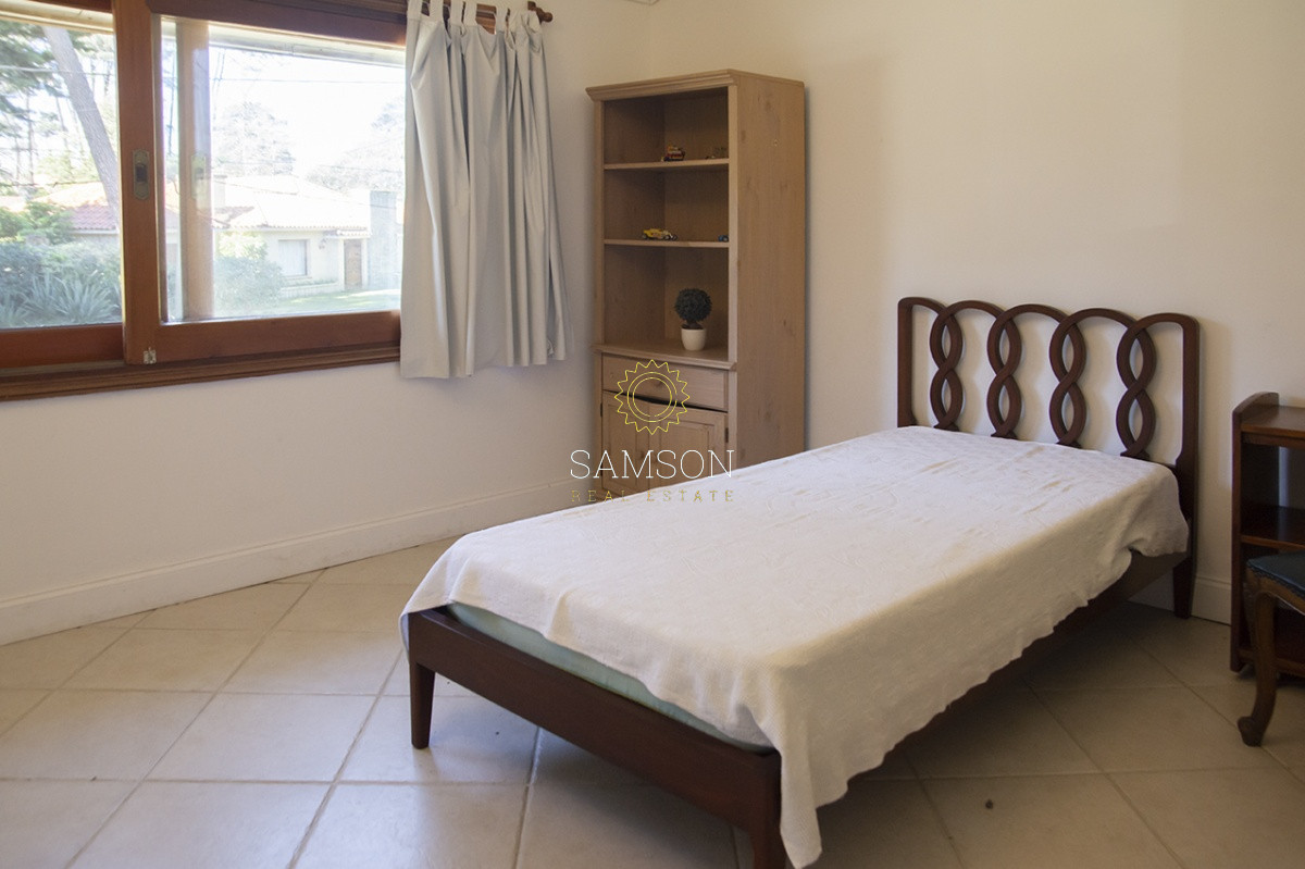 Casa ID.64482 - Casa en Venta 6 dormitorios en Cantegril 