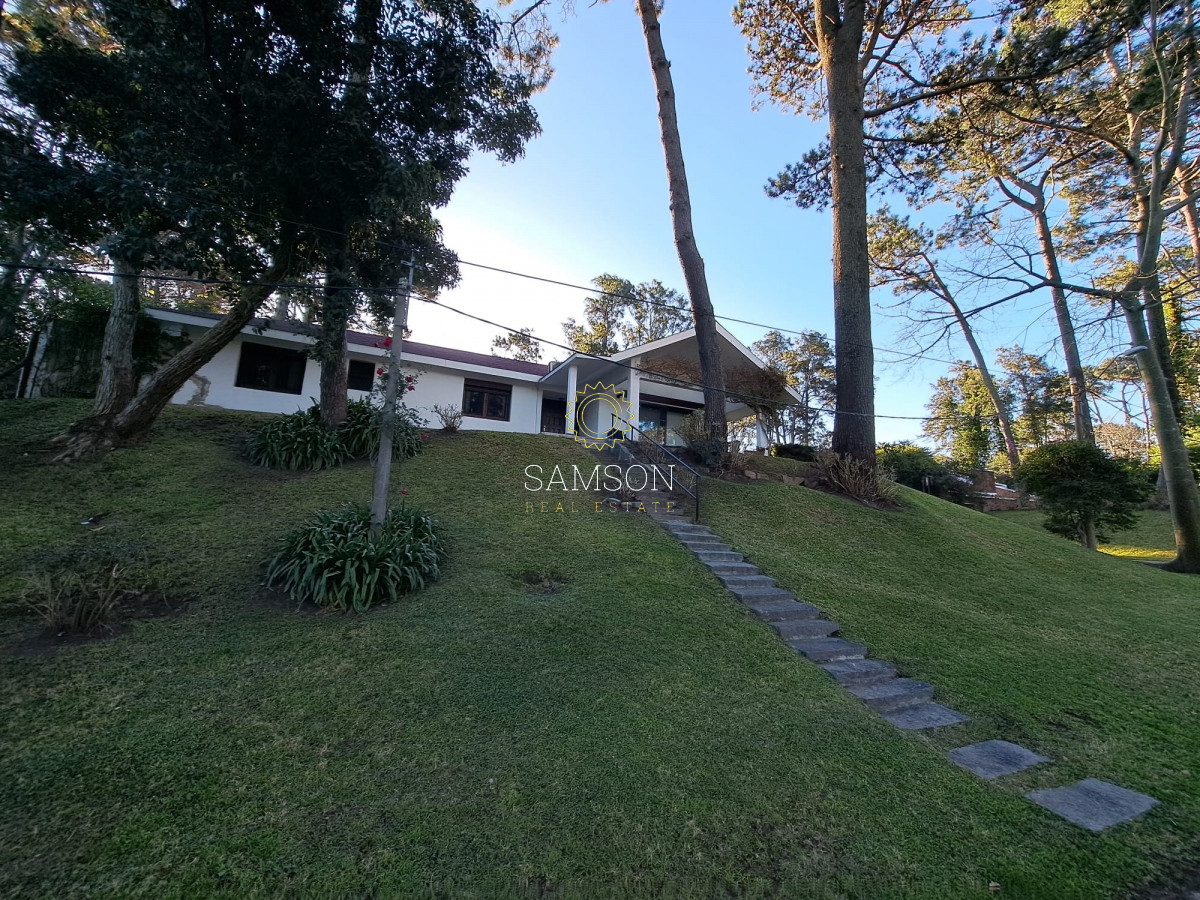 Casa ID.66386 - Casa en venta de 4 Dormitorios y 3 Baños en San Rafael