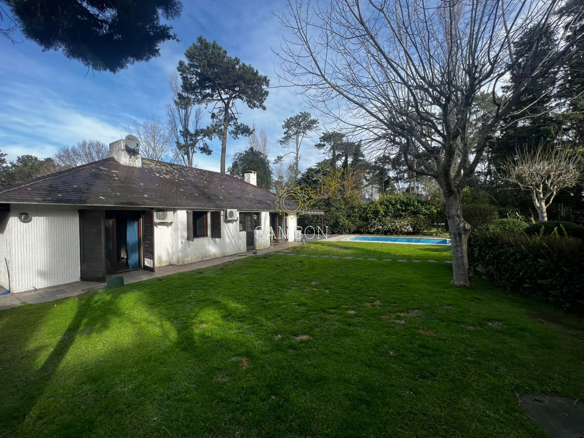 Casa ID.65721 - Venta casa de 3 dormitorios con piscina Punta del Este