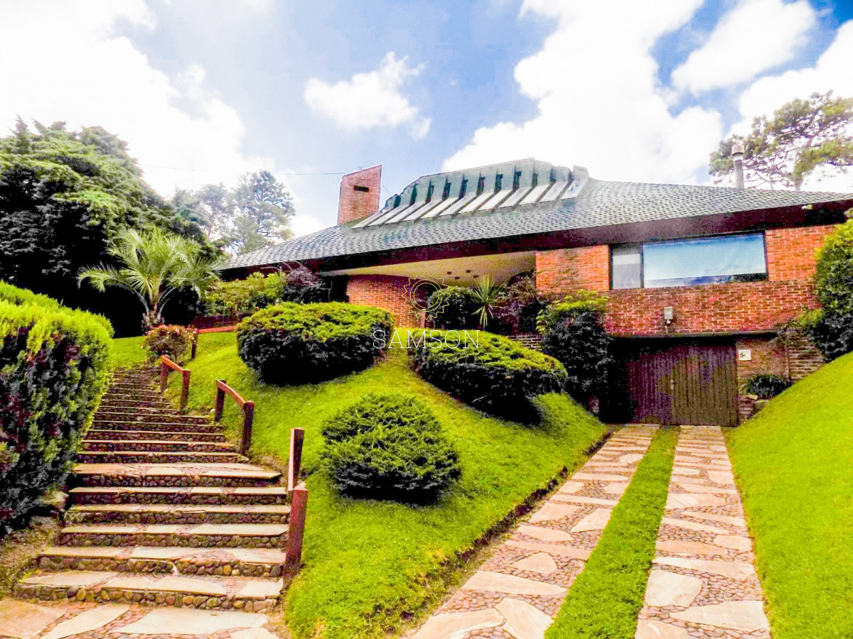 Casa ID.58797 - Casa en venta 5 dormitorios barrio Cantegril, Punta del Este