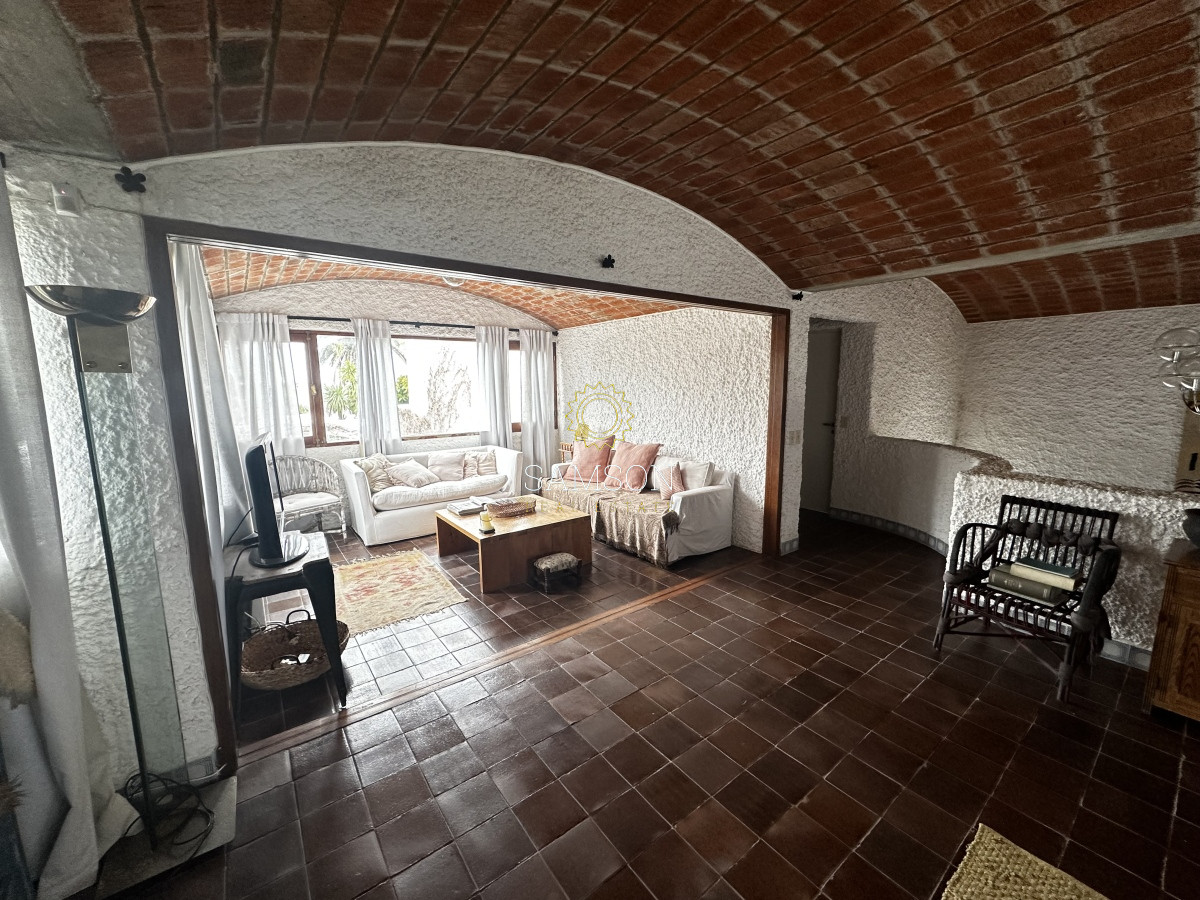 Casa ID.66907 - Casa de 4 dormitorios en venta Zona de Faro Peninsula Punta del Este