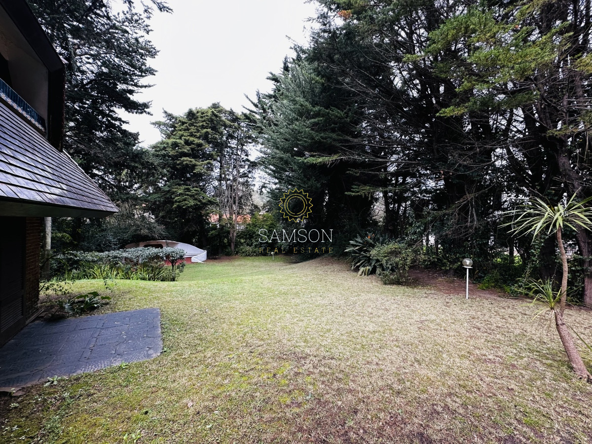 Casa ID.66957 - Casa en venta 4 dormitorios en  Lugano Punta del Este