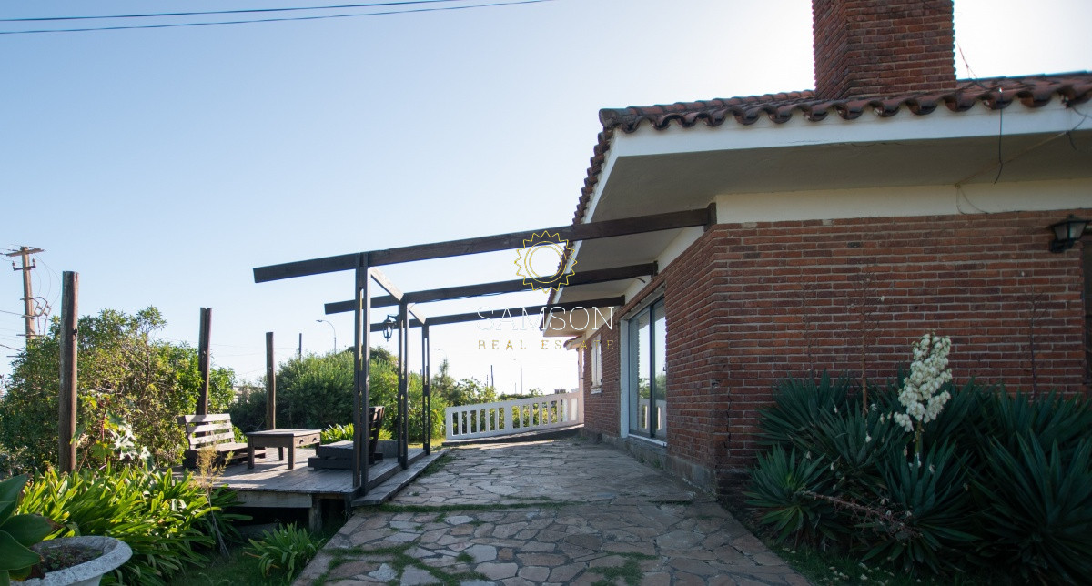 Casa ID.64476 - Casa VENTA 6 dormitorios espectacular en parada 41 - 42 UNICA!
