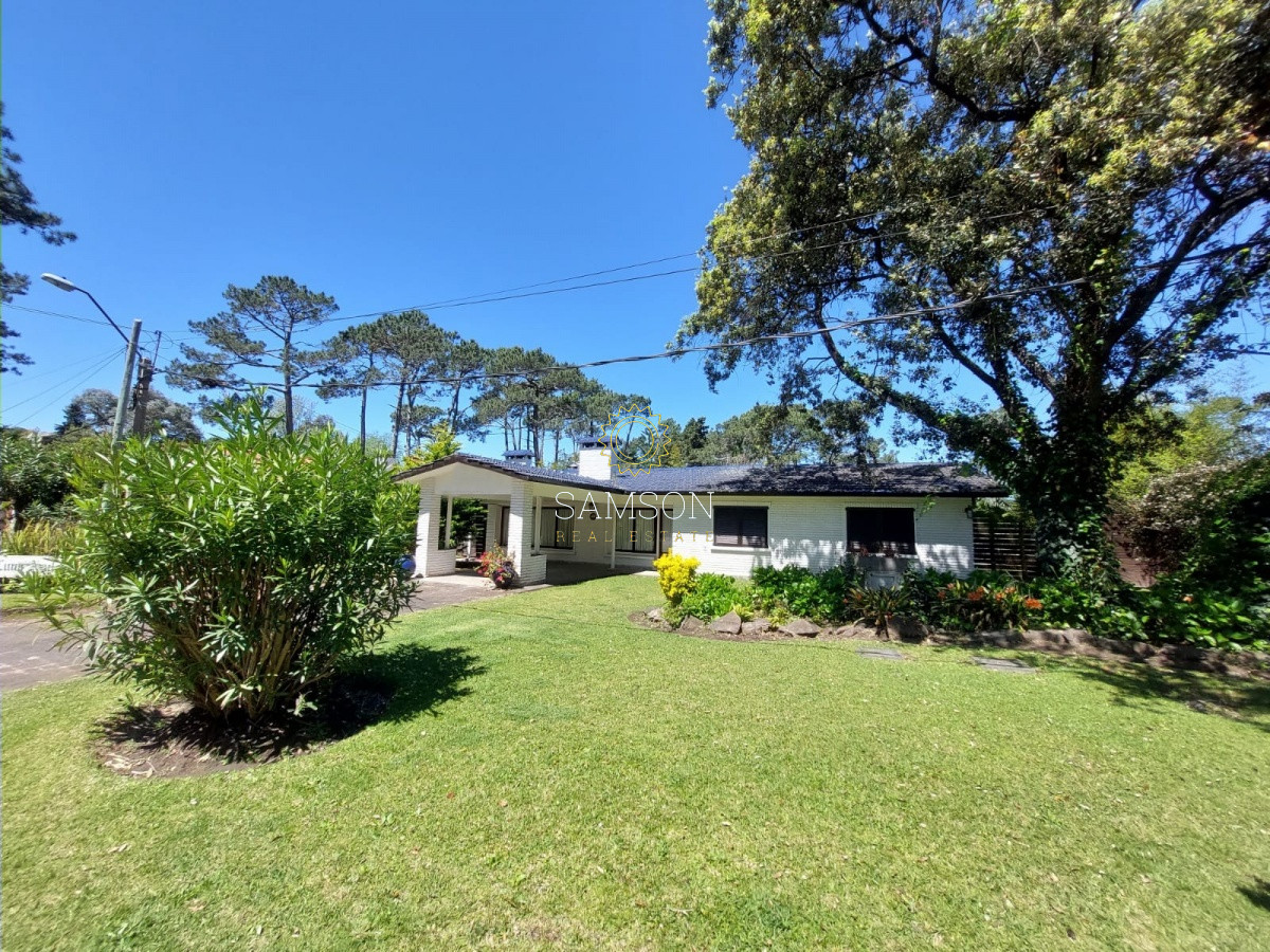 Casa ID.59861 - Casa de 3 dormitorios con piscina en venta Playa brava Punta del Este