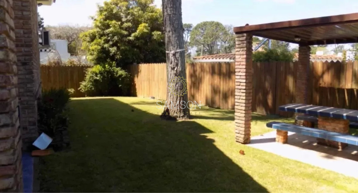 Casa ID.66789 - Casa de 5 dormitorios a metros del mar en Playa Mansa Punta del Este