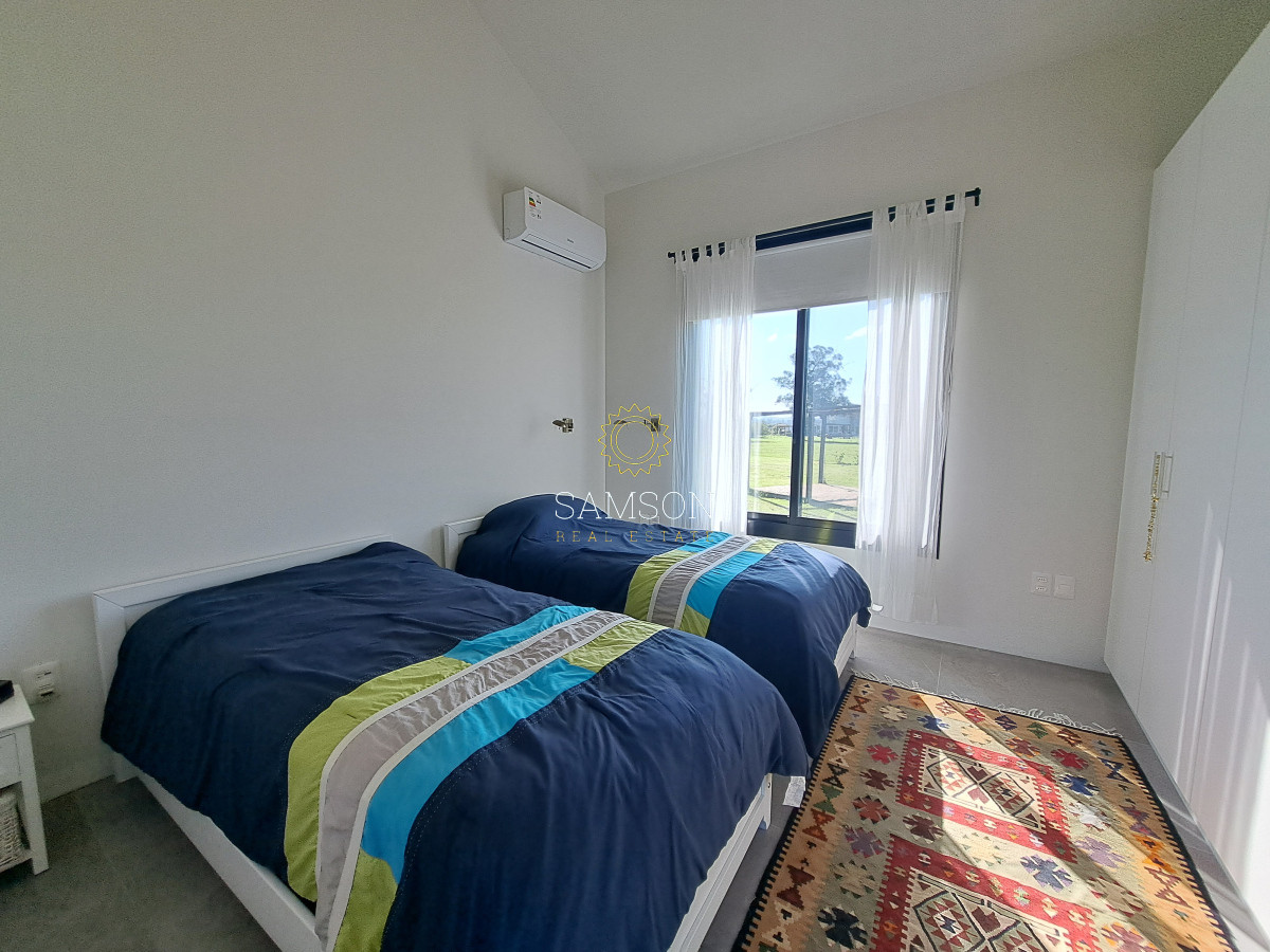 Casa ID.66994 - Casa en alquiler temporal 4 dormitorios en suites Barrio privado El Quijote La barra Punta del Este