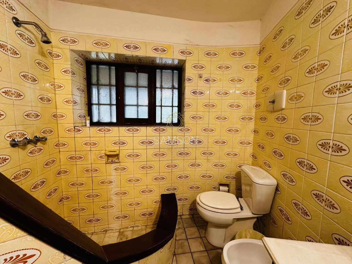 Casa ID.66957 - Casa en venta 4 dormitorios en  Lugano Punta del Este