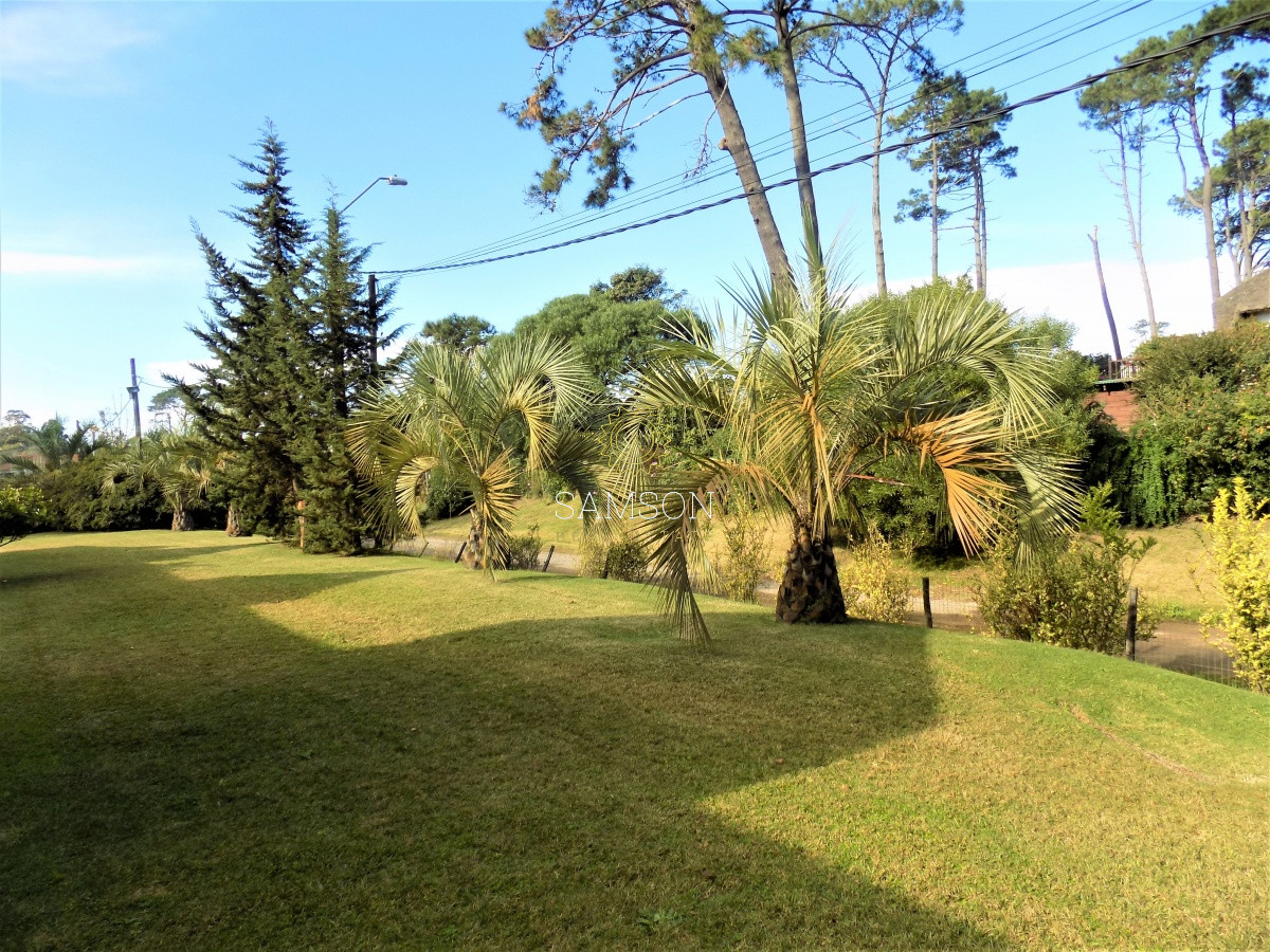 Casa ID.42 - Venta Casa de 4 dormitorios Lugano Punta del Este 