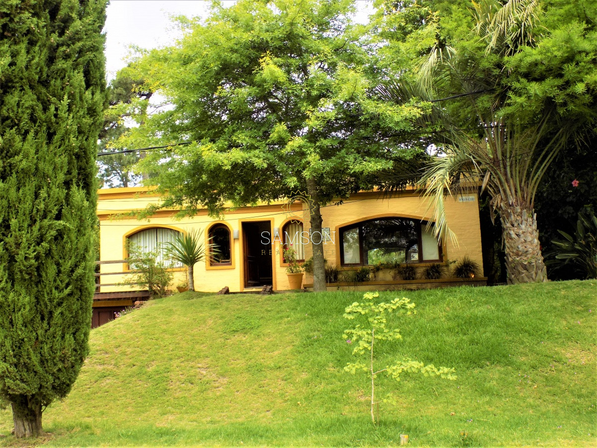 Casa ID.120 - Oportunidad en venta casa con piscina 