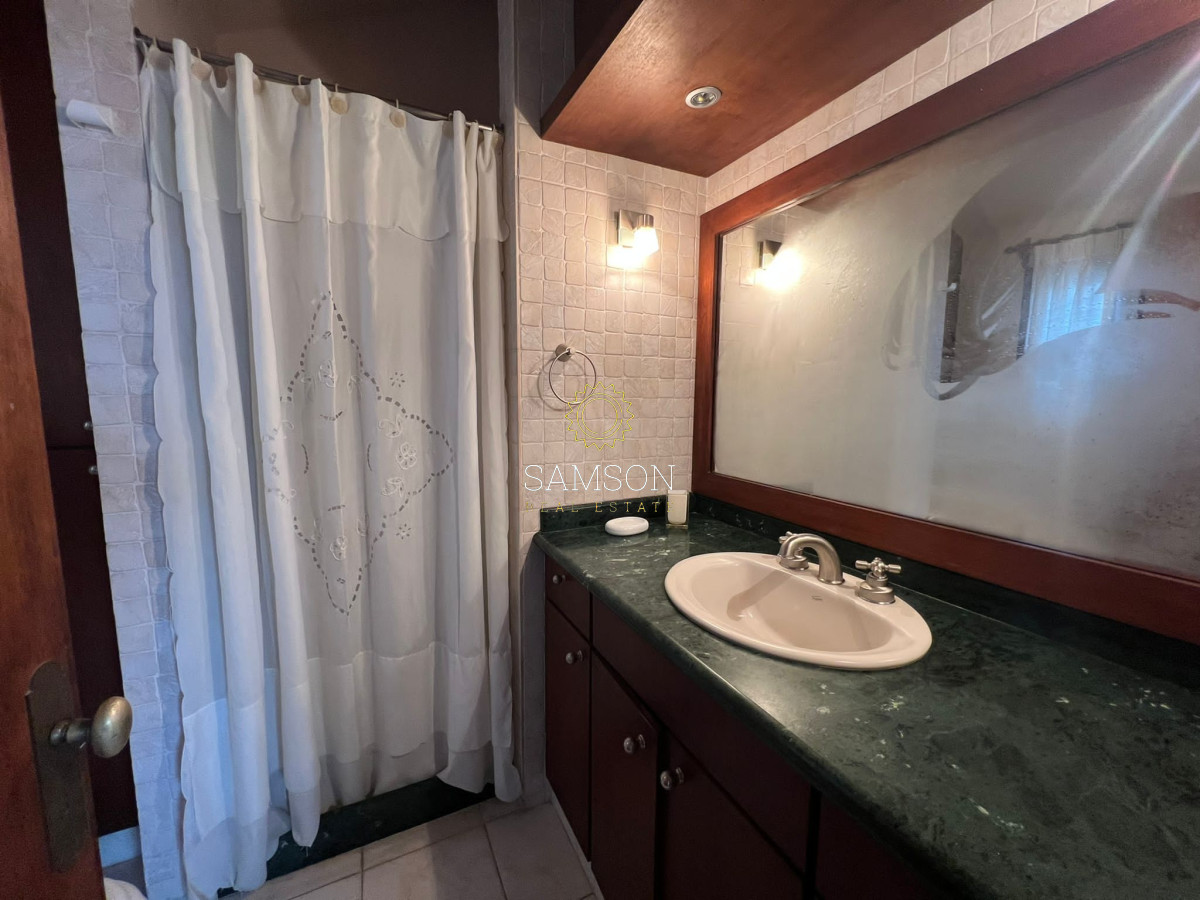 Casa ID.63847 - Casa de 4 dormitorios con vista al mar en venta Punta del Este 