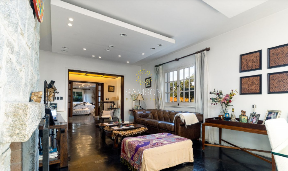 Casa ID.66807 - Casa de 6 dormitorios con piscina en venta en Playa Mansa con piscina Punta del Este 