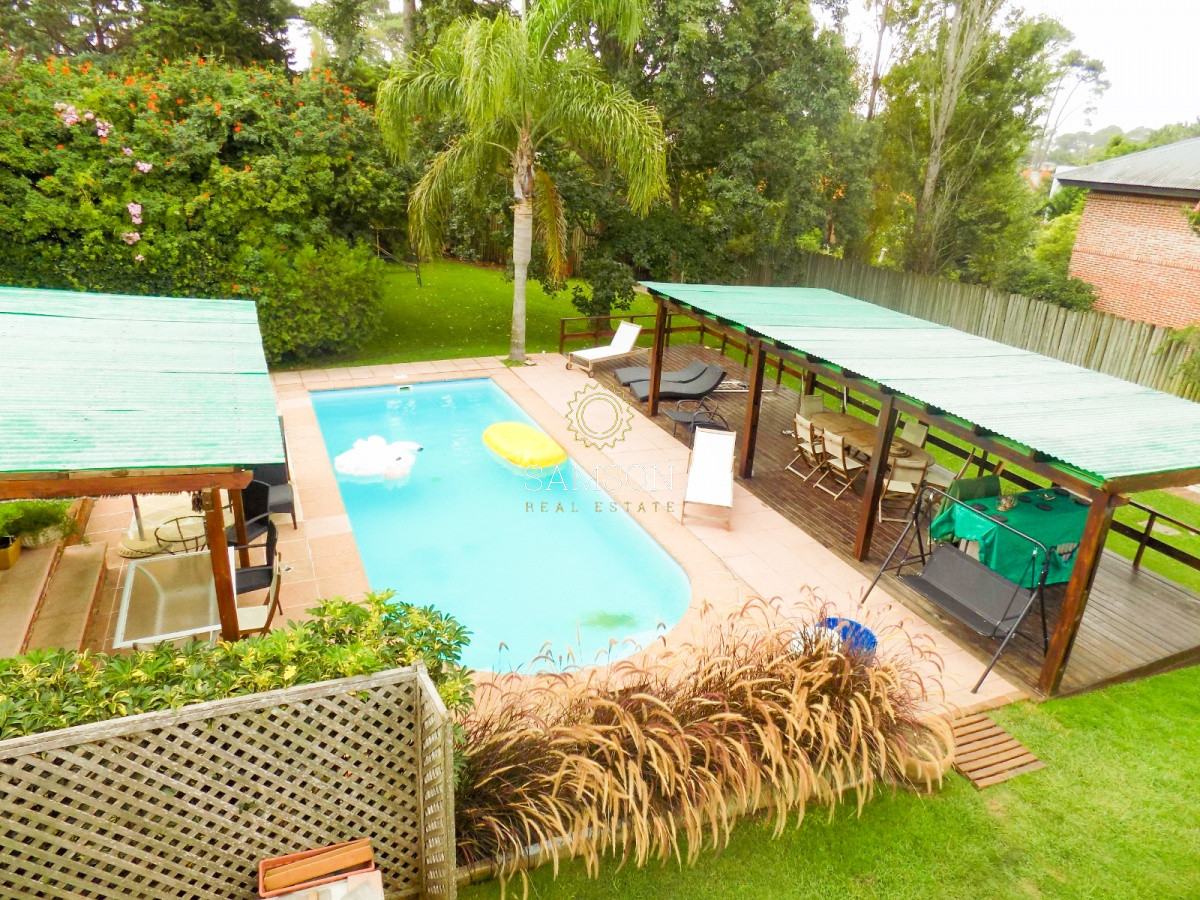 Casa ID.58797 - Casa en venta 5 dormitorios barrio Cantegril, Punta del Este