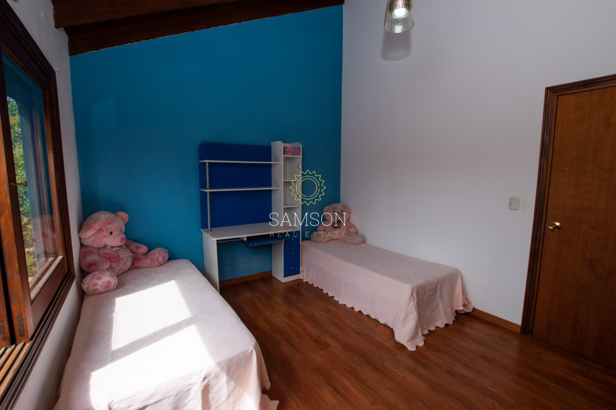 Casa ID.58872 - Venta casa de 5 dormitorio con piscina en Pinares. 