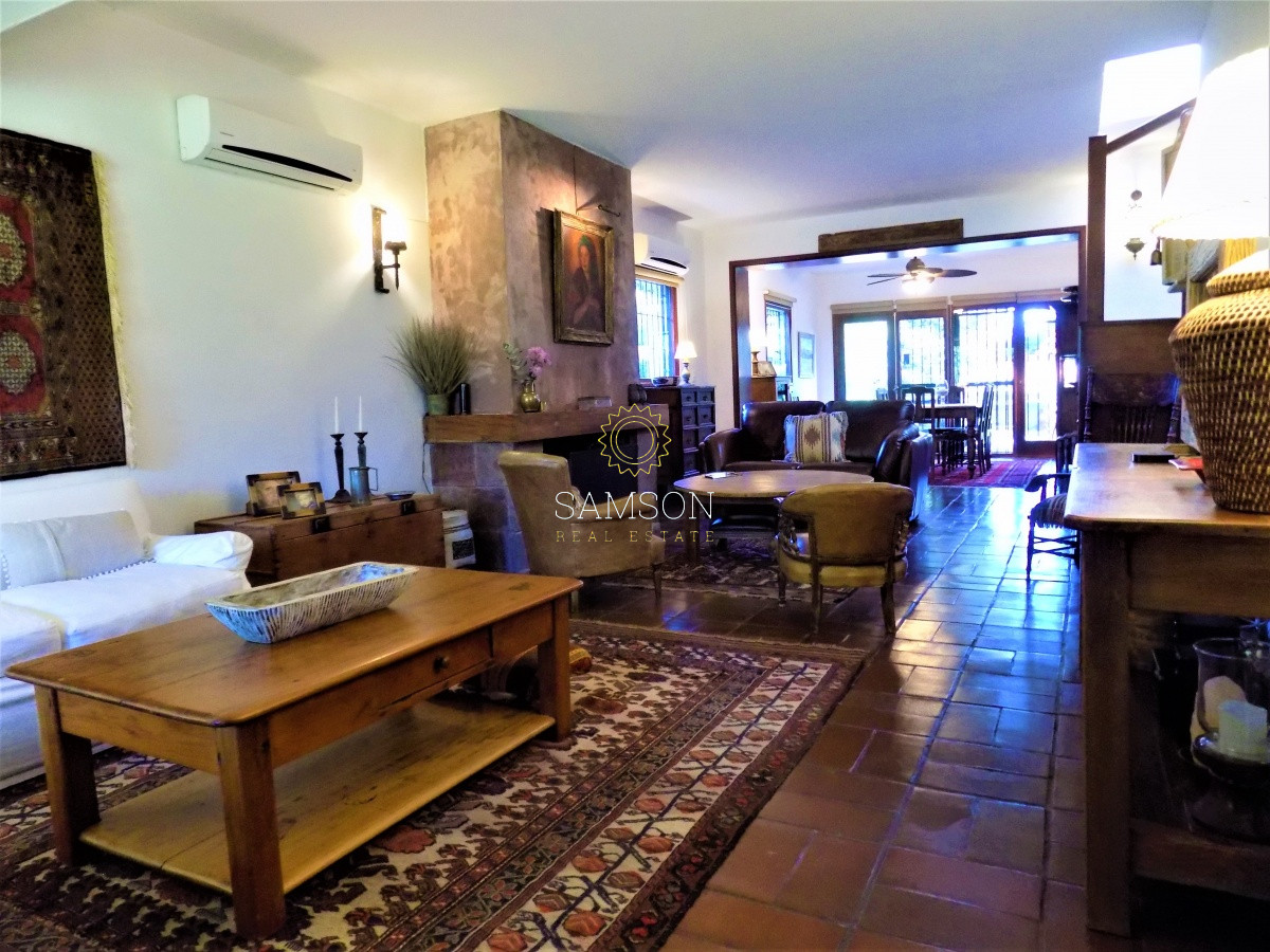 Casa ID.35 - Venta Casa de 4 Dormitorios en Playa Mansa, Punta del Este
