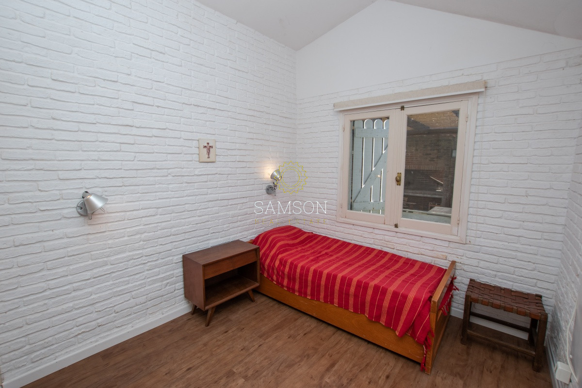 Casa ID.65981 - Casa en Venta en Playa Mansa de 3 dormitorios con piscina 