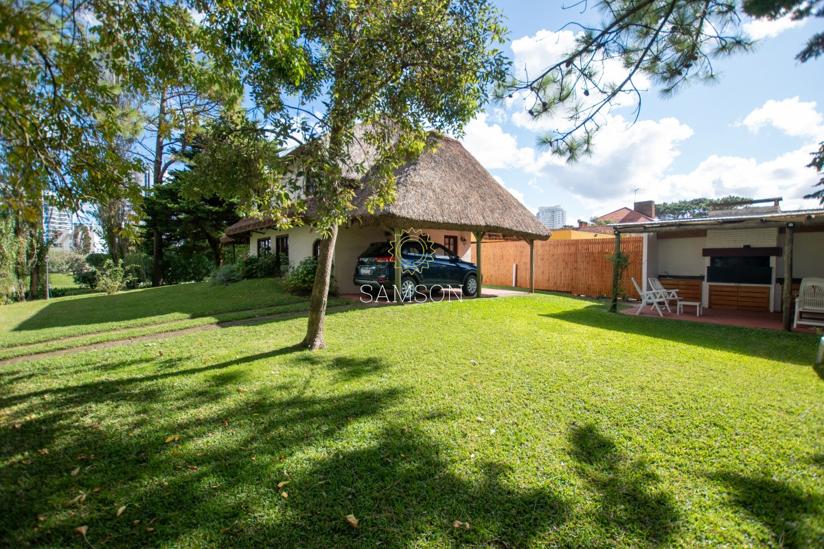 Casa ID.65359 - Venta Casa de 4 dormitorios en Aidy Grill, 200 mts del Mar playa brava Punta del Este