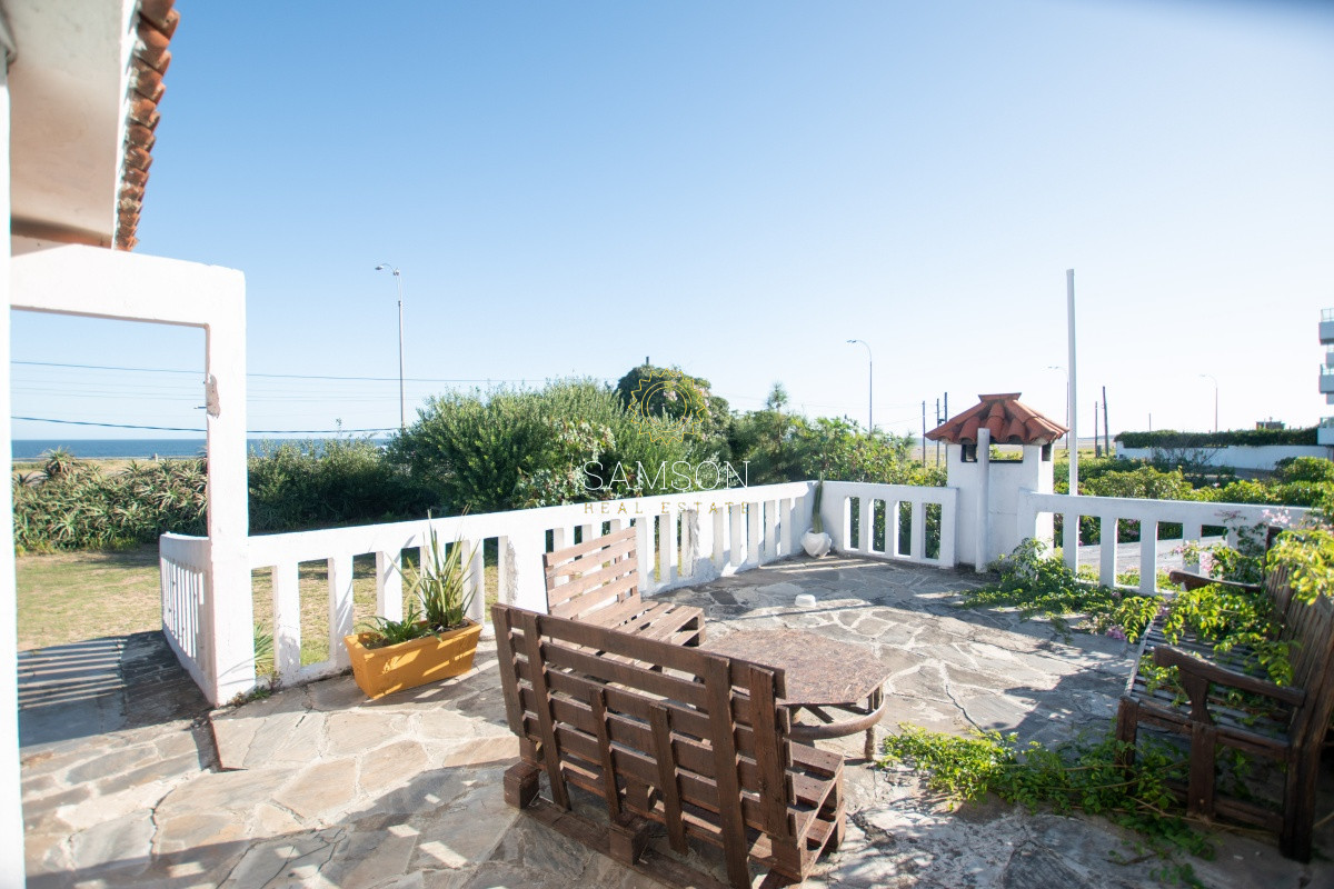 Casa ID.64476 - Casa VENTA 6 dormitorios espectacular en parada 41 - 42 UNICA!