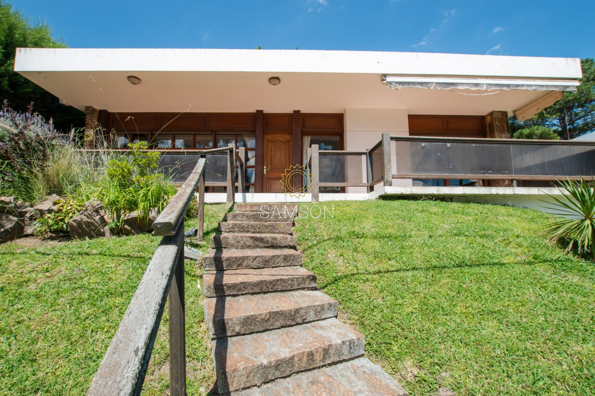 Casa ID.65945 - Casa en venta 3 dormitorios en la mansa cerca del mar. 