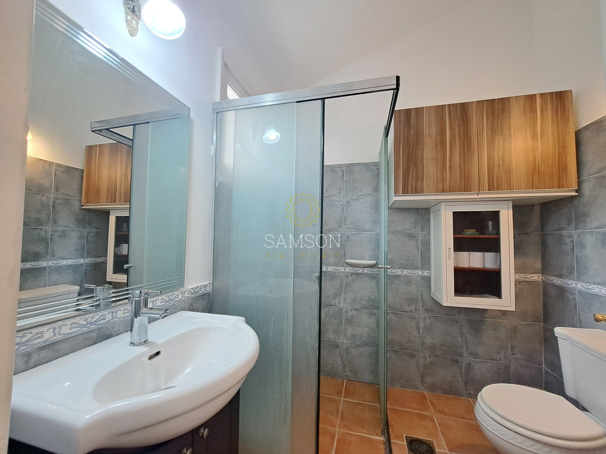 Casa ID.66788 - Casa con piscina en alquiler  4 dormitorios Playa Mansa - Punta del Este