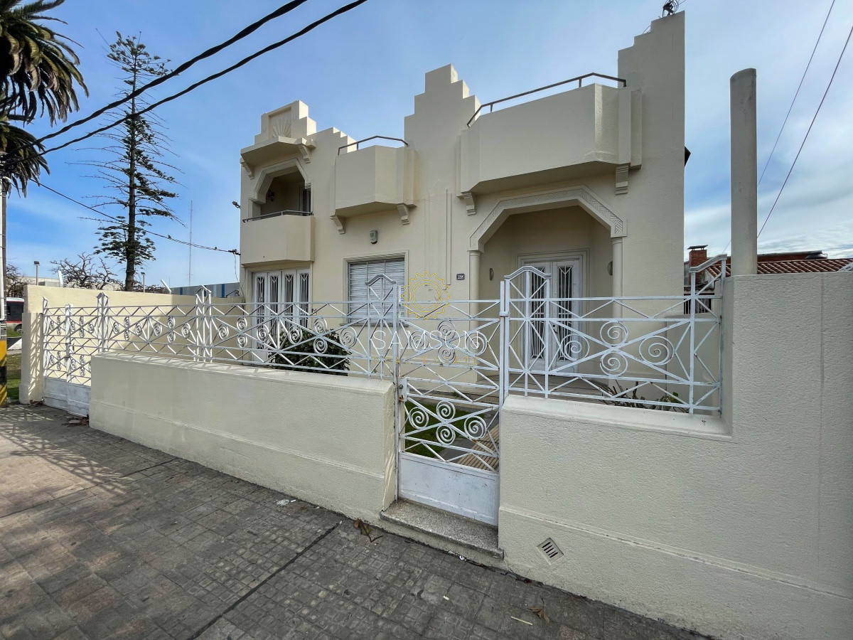 Casa ID.65586 - Venta casa 3 dormitorios 8 de octubre con garage 