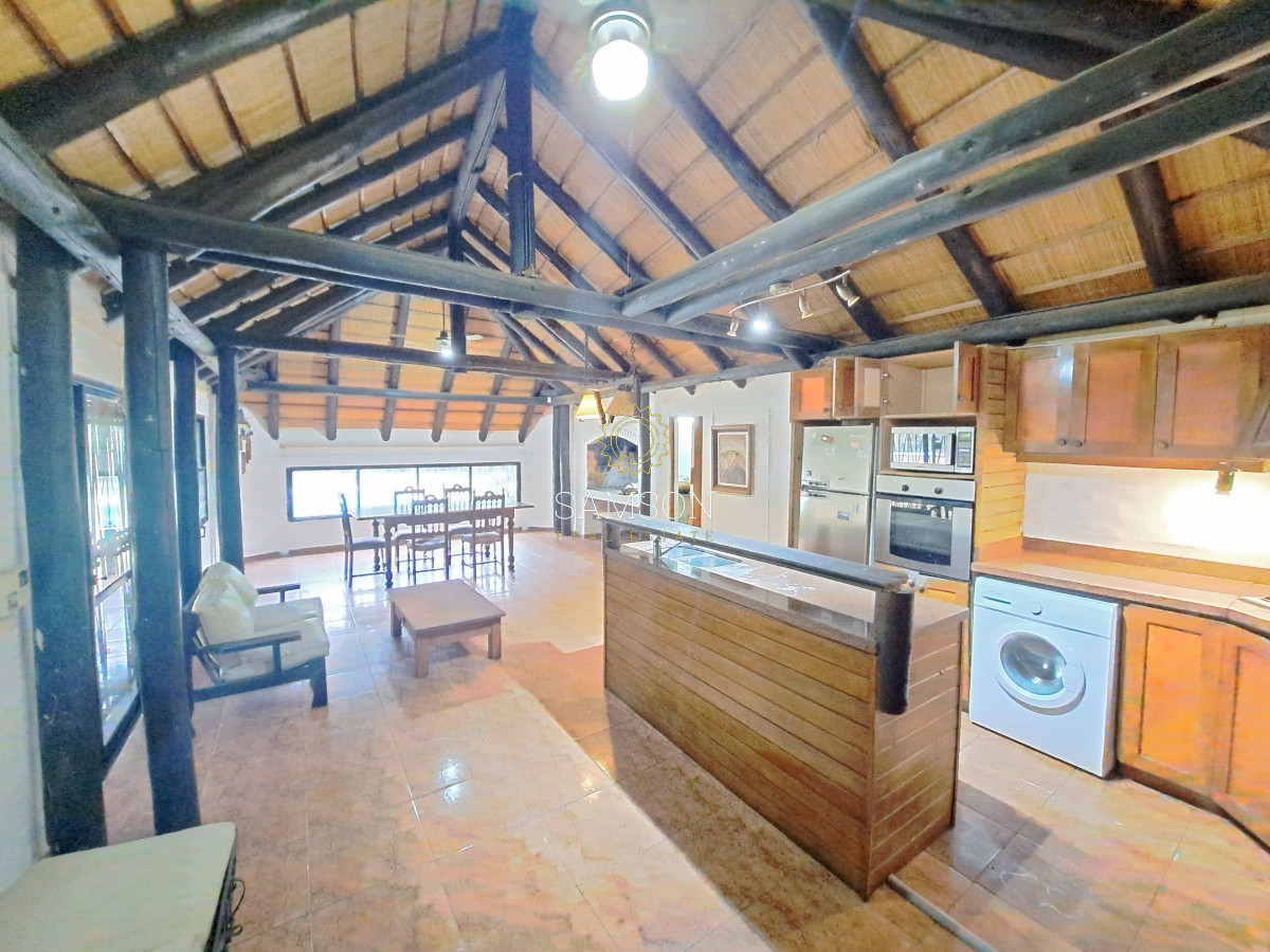 Casa ID.66765 - Casa con piscina en Venta 3 Dormitorios Playa Pinares  Punta del Este