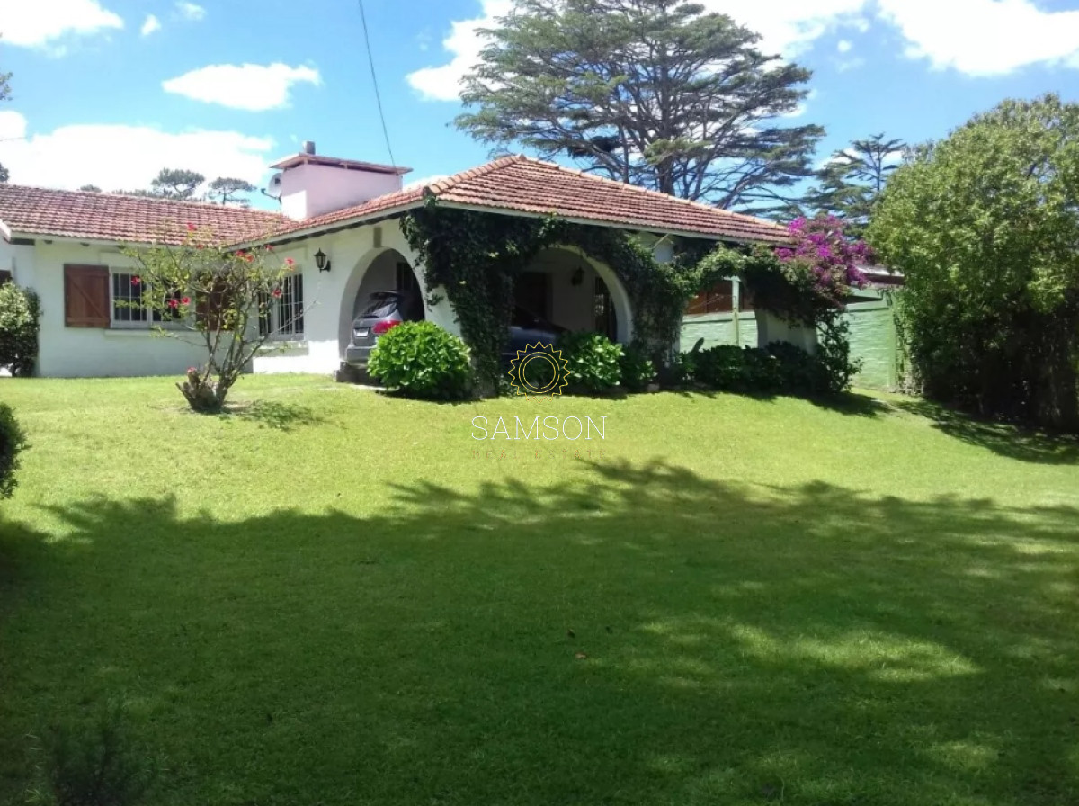 Casa ID.60542 - VENTA DE CASA EN PLAYA MANSA, PUNTA DEL ESTE 